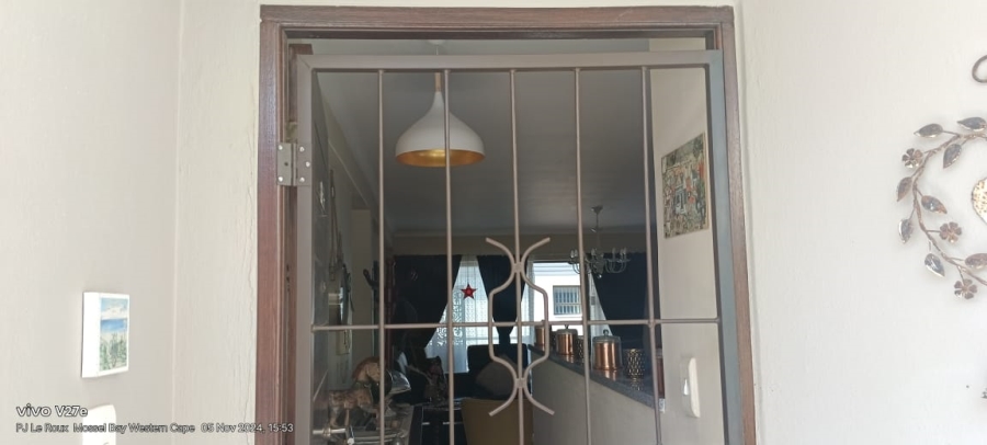 2 Bedroom Property for Sale in Hartenbos Central Western Cape